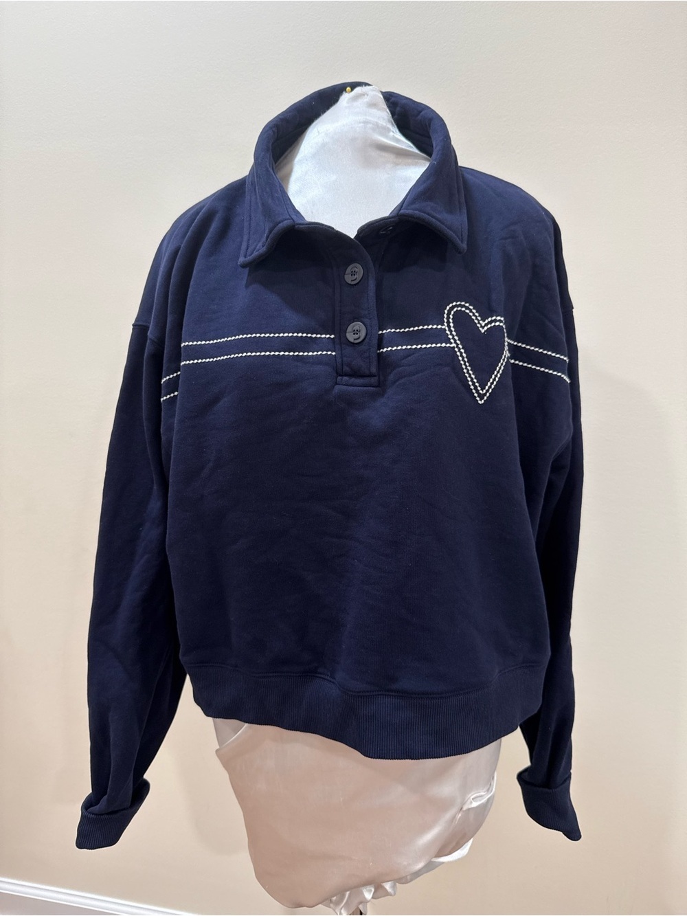 Tory Burch Navy Button-Front Heart-Stitch Pullover Sweatshirt (sz - XL)